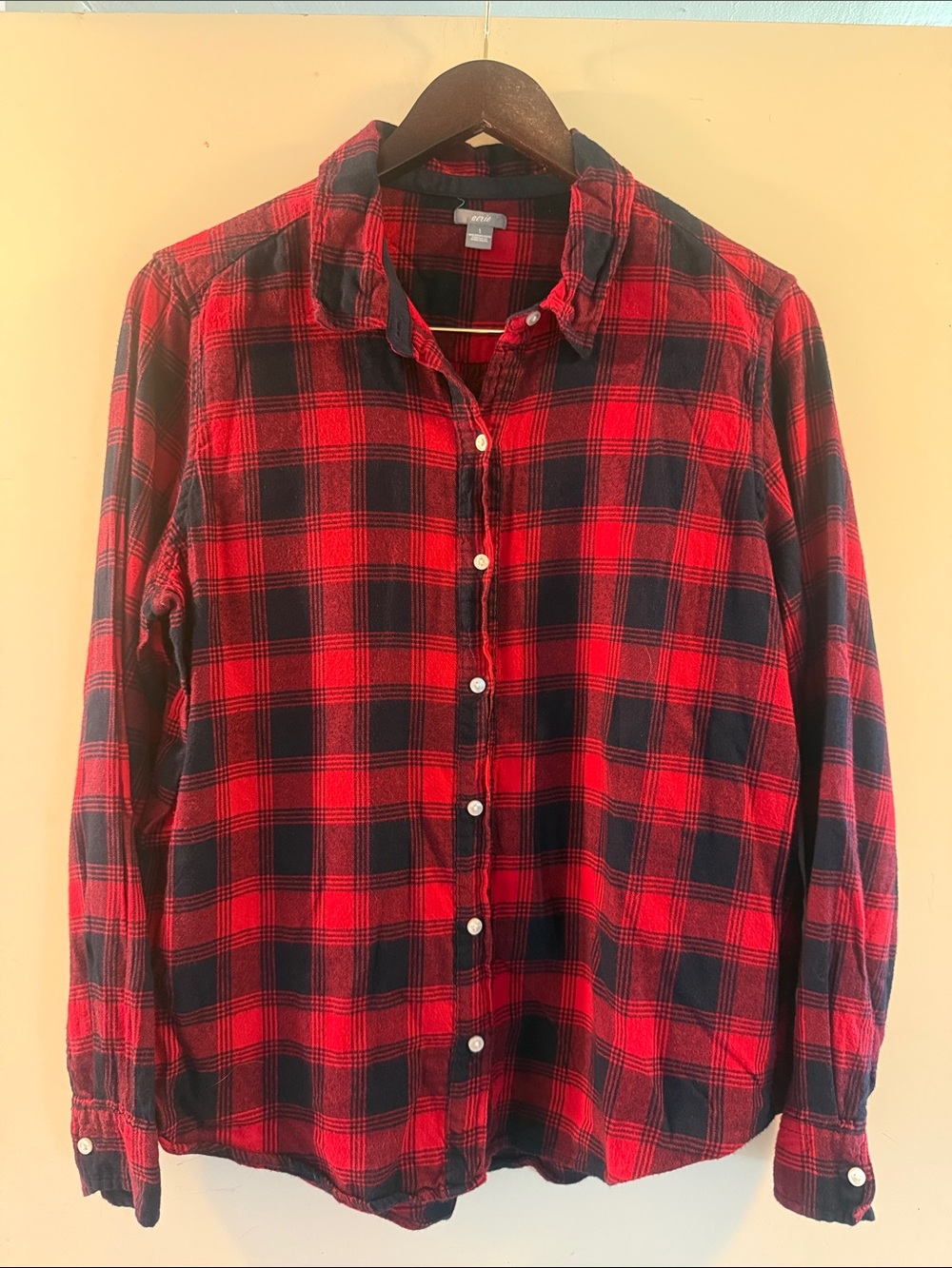 Aerie Women’s Red Black Plaid Button-Down Flannel Shirt Sz Large